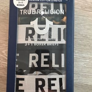 True Religion men’s camo Boxer Briefs. 4 pack. L
